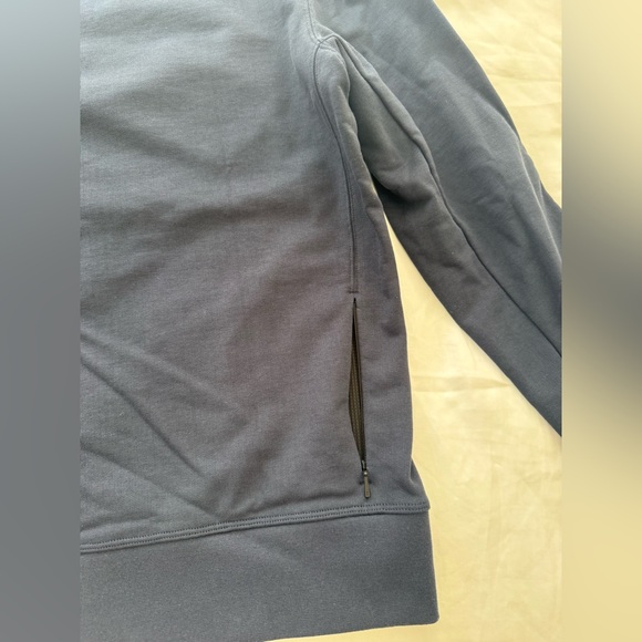 On Running Men’s Crew Neck Sweatshirt Navy - Picture 7 of 11